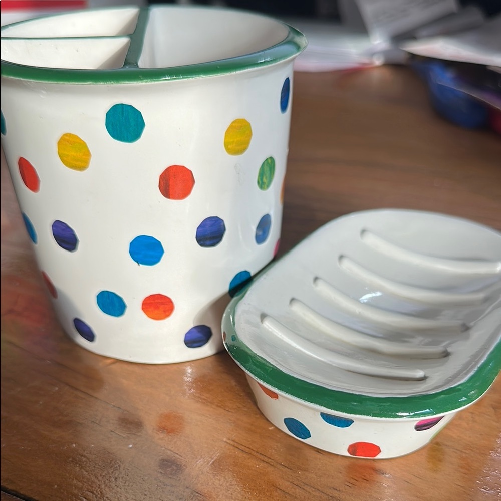 Pottery barn Kids - Eric Carle- Hungry Caterpillar- Bathroom Set